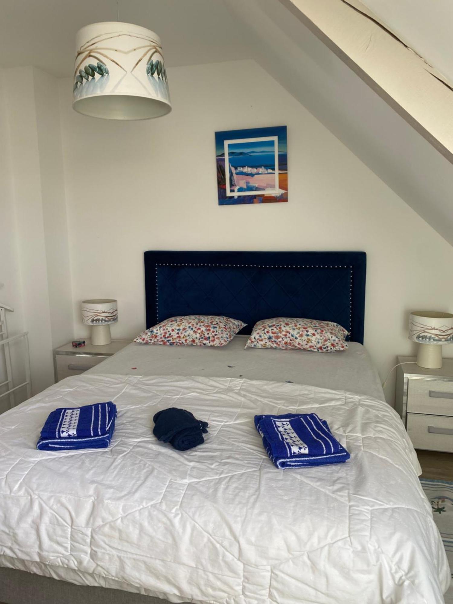 Appartement Lestrevet, les pieds dans l eau à Plomodiern Extérieur photo