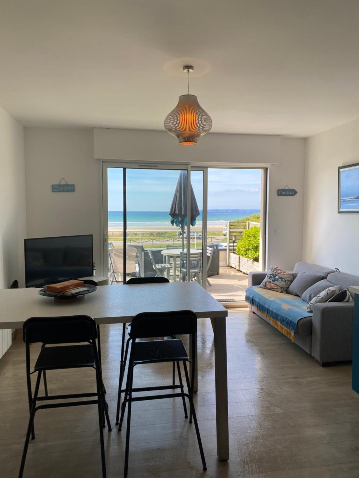 Appartement Lestrevet, les pieds dans l eau à Plomodiern Extérieur photo